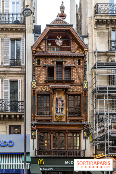 Façade alsacienne classée à Paris - McDo Saint-Lazare -  A7C6694