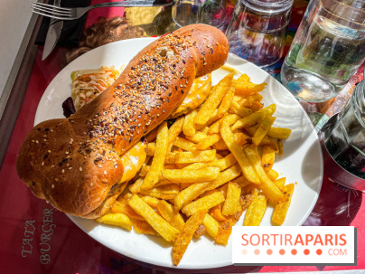 Tata Burger, le restaurant aux burgers en forme de zizi dans le Marais - 3B0B7EFA E700 4E40 89E8 63703DD66F1A