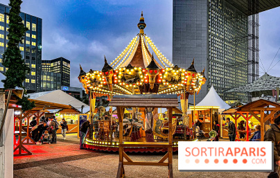 Le Marché de Noël 2023 de La Défense - Père Noël, spots photo illuminés, créateurs et stands gourmands - enfants - carrousel