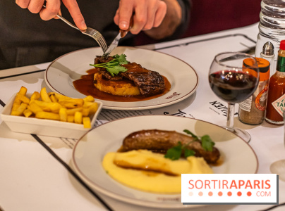 Le Bouillon Julien, la brasserie au sublime décor art nouveau, son menu et ses plats -  Hampe de Bœuf sauce Stroganov - saucisse purée