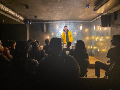 La scène Barbès, le comedy club au style new-yorkais