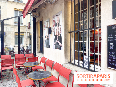 Le Double-Fond : un café-théâtre de magie emblématique dans le Marais