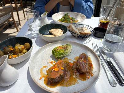 Edmond, l'excellent restaurant panoramique sur Le Jardin Perché, la terrasse du Terrass'Hotel