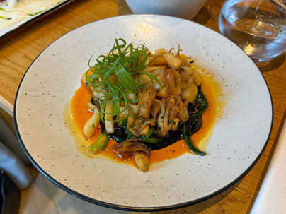 Zincou : le restaurant de vins et tapas aux recettes travaillées 