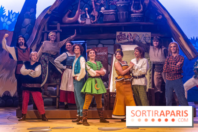 Parc Astérix : inauguration de la Tour Numérobis avec Jamel Debbouze  -  Comédie musicale : C'est du délire