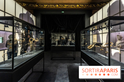 Exposition 'Bijoux de Scène de la Comédie Française' à l'hôtel historique de Mercy-Argenteau qui se dévoile