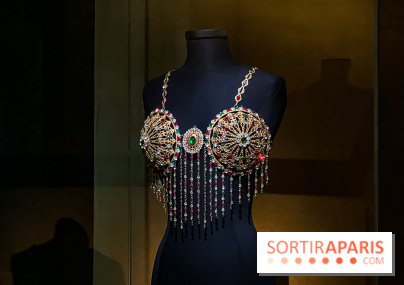 Bijoux de scène de l'Opéra de Paris : l'exposition de parures merveilleuses au Palais Garnier - IMG 2437 jpg