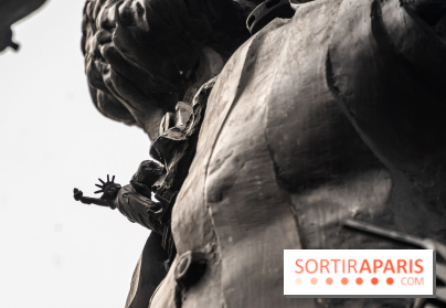 Le Centaure de César à Paris et sa statue de la Liberté miniature -  A7C0244