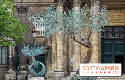 Exposition en plein air des œuvres monumentales d'Andrea Roggi, quartier Faubourg Saint-Honoré