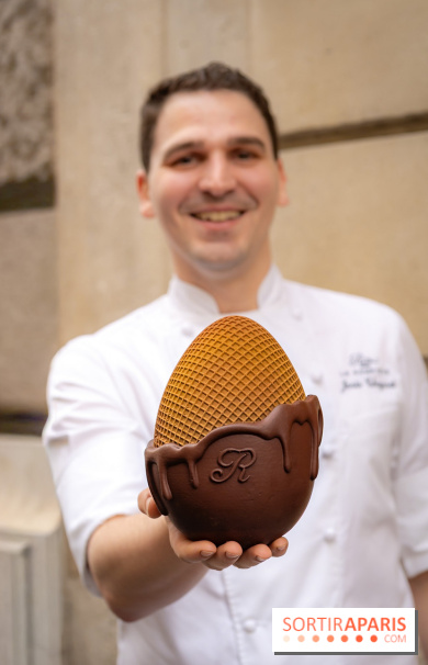 L'oeuf de Pâques gaufrette et chocolats du Ritz Paris le Comptoir