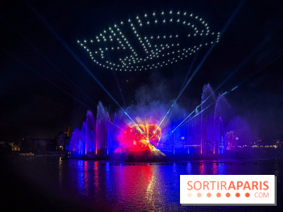 Disneyland Paris : Disney Cascade of Lights, le spectacle nocturne sur Adventure Bay