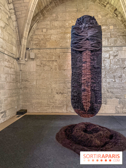 Inkarna : l’exposition de Yosra Mojtahedi à l’Abbaye de Maubuisson