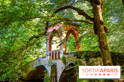 La réserve Naturelle des Etangs de Bonnelles, son pont kiosque, temple de l'amour et ses trésors