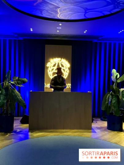 Ici C’est Paris La Maison : nos photos du pop-up gratuit du PSG à Paris - L’accueil bleu d’Ici C’est Paris La Maison