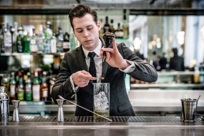 Le bar à cocktails du Prince de Galles, Les Heures, se réinvente