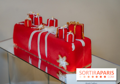 Les Bûches de Noël du Drugstore Paris 2025 pour rugir et s'émerveiller - bûche cadeaux