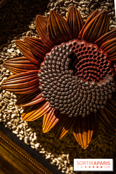L'Oeuf de Pâques Tournesol du Péninsula Paris, la "Fleur de Lumières" par Anne Coruble