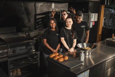 Mallory Gabsi ouvre 140°, la friterie Belgian Fritkot à Paris
