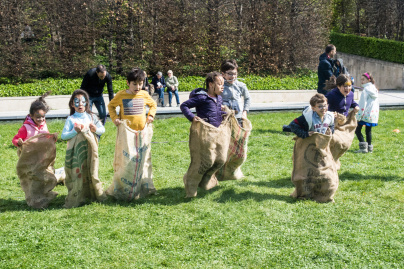 La Chasse aux oeufs du Secours Populaire au parc André Citröen 2018