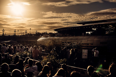 Le Flow à Paris : la péniche restaurant-bar-terrasse, club et rooftop au pont Alexandre III
