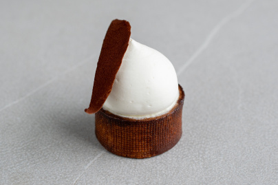 La pâtisserie Miss Tiramisu surprise de Charles et Ava x Aurélien Cohen