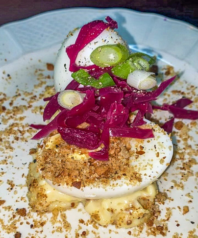 Le meilleur oeuf mayo du monde est à Un mets simple devenu star: à Paris, un restaurant a été couronné pour son œuf mayo, désigné meilleur au monde en 2023. Où le savourer ? Découvrez-le ici.Paris ! Découvrez le restaurant qui le sert !