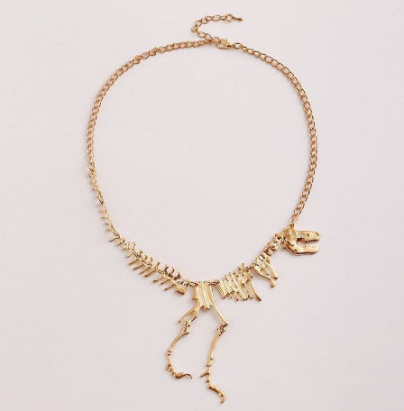 Un collier squelette de T rex