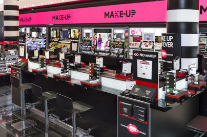Make Up Forever ouvre son bar beauté chez Sephora Champs-Elysées