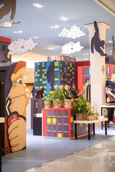 Attention aux gorilles au Bon Marché 