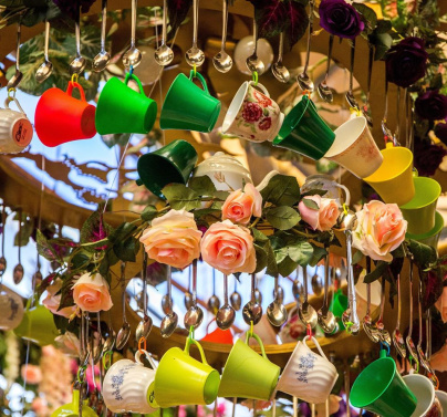 Le teatime du chapelier fou débarque à Paris