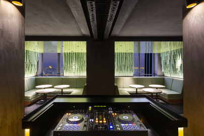 Le Skybar, le plus haut bar à ciel ouvert de Paris : rooftop à la vue imprenable sur la Tour Eiffel