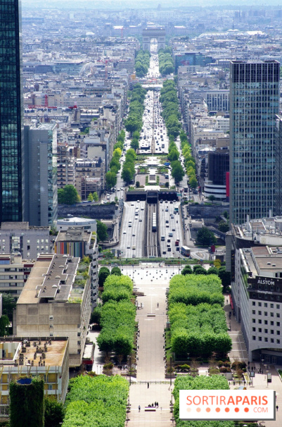 Réouverture du toit de la Grande Arche de La Défense