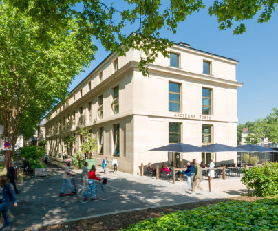 Versailles culturellement : interview du maire François de Mazières entre théâtre et patrimoine