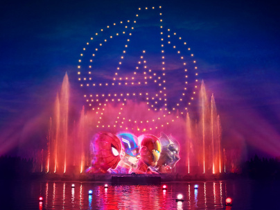 Disney Cascade of Lights à Disneyland Paris : le nouveau show nocturne sur Adventure Bay