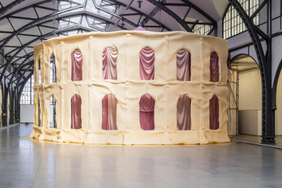 Pauline Curnier Jardin au Palais de Tokyo : une exposition entre mythes et normes sociales