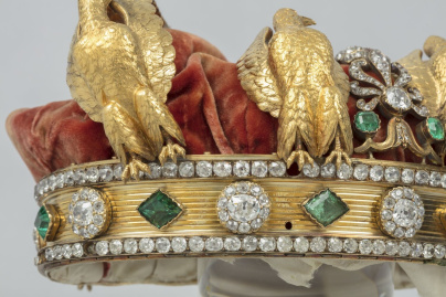 Musée du Louvre : la couronne de l’impératrice Eugénie lance sa restauration