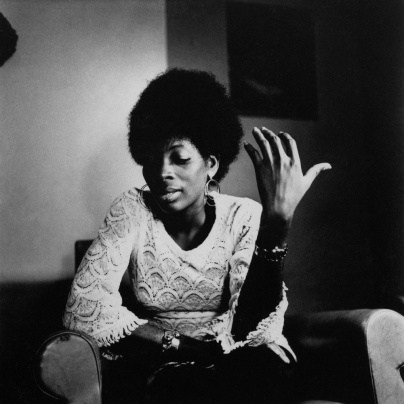 Paul Kodjo : Photoromance, l’exposition photo qui raconte Abidjan au Palais de Tokyo