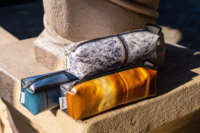 Disneyland Paris : poches, sacs... Découvrez les accessoires upcyclés aux couleurs du Château