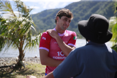 Deux Athlètes Français pour les finales de surf à Teahupo'o, Tahiti