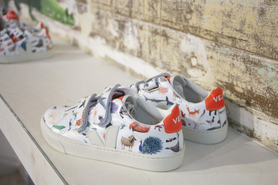 VEJA x Olivier Jeffers : des baskets éthiques et colorées