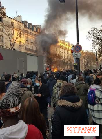 Manifestation "sécurité globale" : incendie et débordements entre manifestants et forces de l'ordre