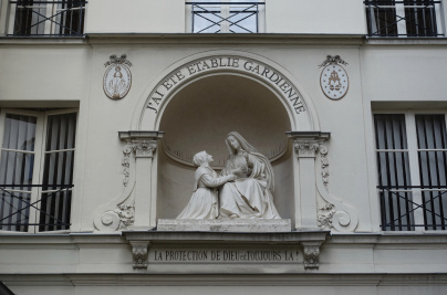 Chapelle de la Médaille Miraculeuse, une chapelle discrète qui cache un lieu de pèlerinage mondial