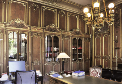 Comment visiter l'hôtel de Bourvallais, siège du Ministère de la Justice à Paris ?