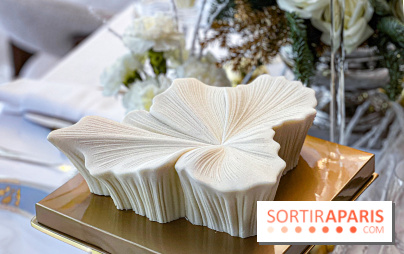 Bûche de Noël Fleur de Vanille du Shangri-La Paris 2025 par Timothy Lan, une création haute couture