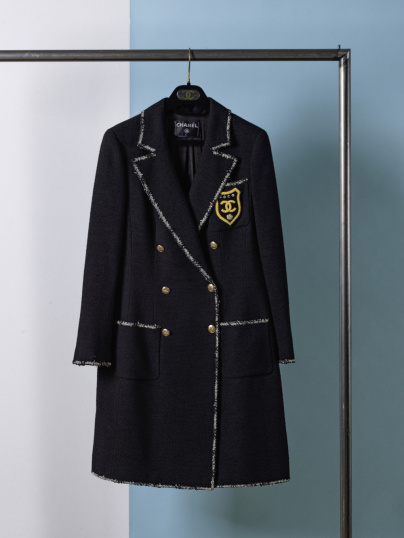 Une exposition mode gratuite de centaines de pièces Chanel dans une sublime maison de ventes à Paris