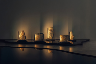 Bois, liège, bronze, céramique : l’exposition design Made in Situ investit le Mobilier national à Paris