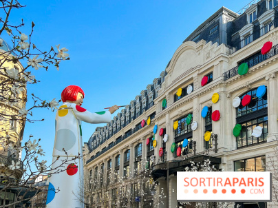 La gigantesque Yayoi Kusama devant le siège de Louis Vuitton, face à la Samaritaine