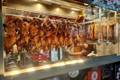 HOA NAM, les rôtisseries avec canard laqué et porc croustillant