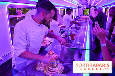 Un bar à glaces et un dessert dans un train de la Félicita