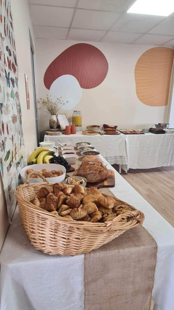 Le brunch familial avec aire de jeux chez Môments, le family concept de Versailles
